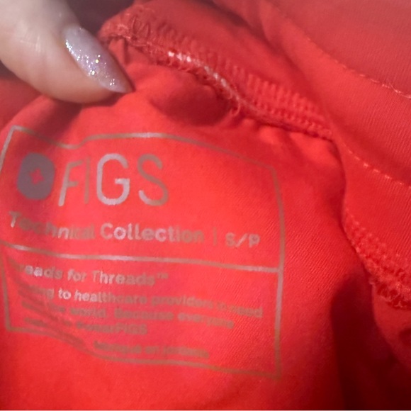 Figs Zamora jogger size small petite winning red euc - Picture 3 of 4